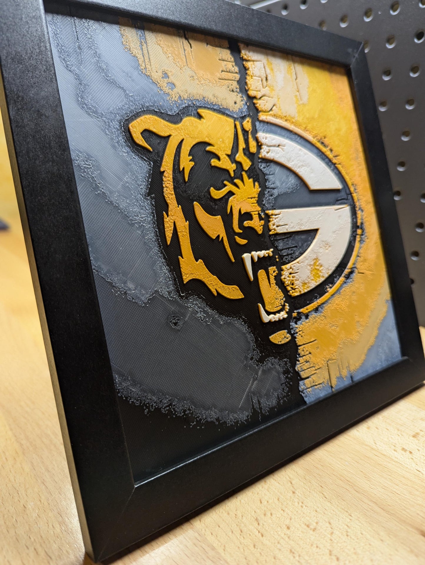 House Divided Green Bay Packers Chicago Bears Wall/Desk Decor, Hueforge